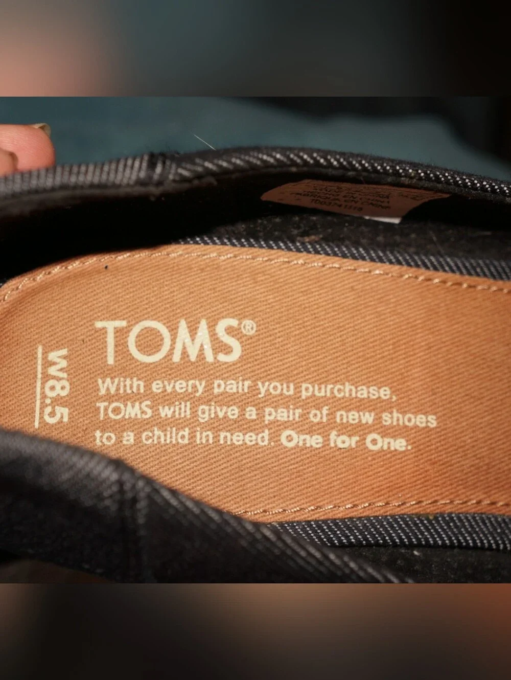 Toms Women's Stella wedge shoes in a  black denim fabric Size  8.5